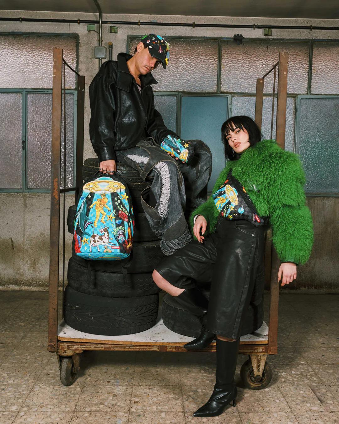 Sprayground EXTRA EXTRATERRESTRIAL SAVVY CROSSBODY