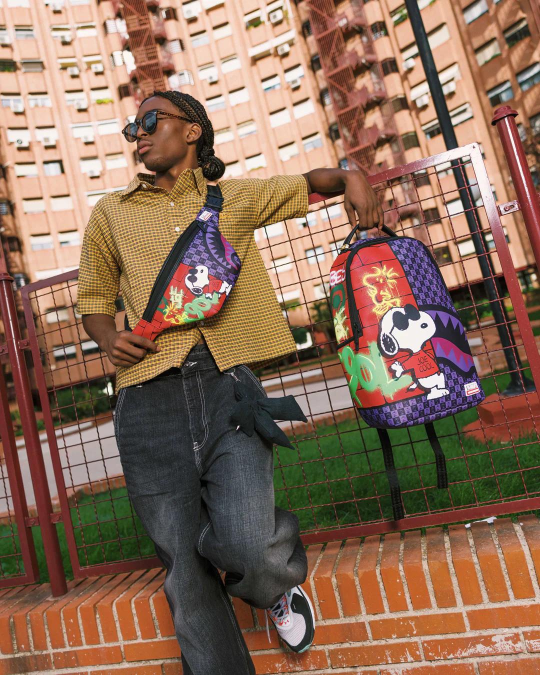 Sprayground SNOOPY JOE COOL SAVVY CROSSBODY