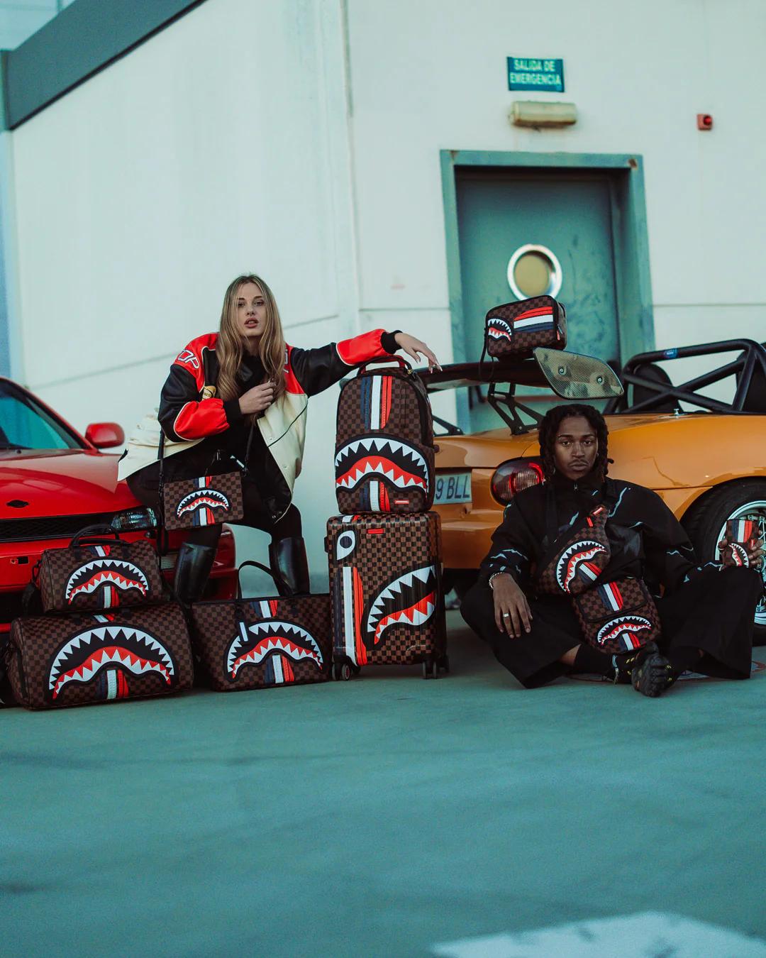 Sprayground SHARKS IN PARIS GT CROSSOVER CLUTCH