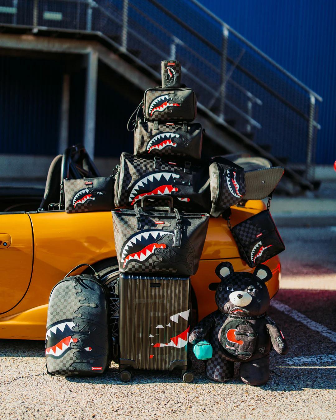 Sprayground SPEED SHARK SIDE SWIPE CROSSOVER CLUTCH