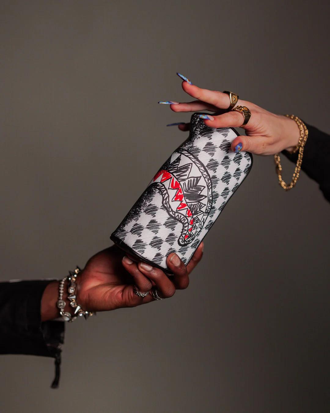 Sprayground SCRIBBLE DRIBBLE CHECK POUCH