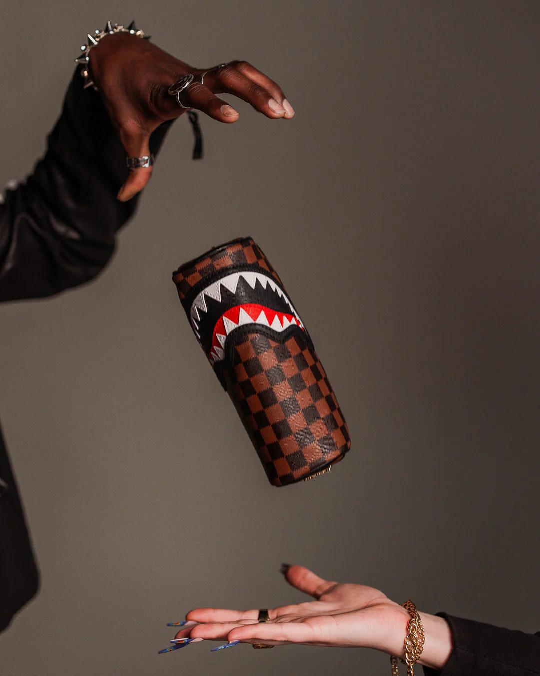 Sprayground SAWTOOTH SHARKS IN PARIS POUCH