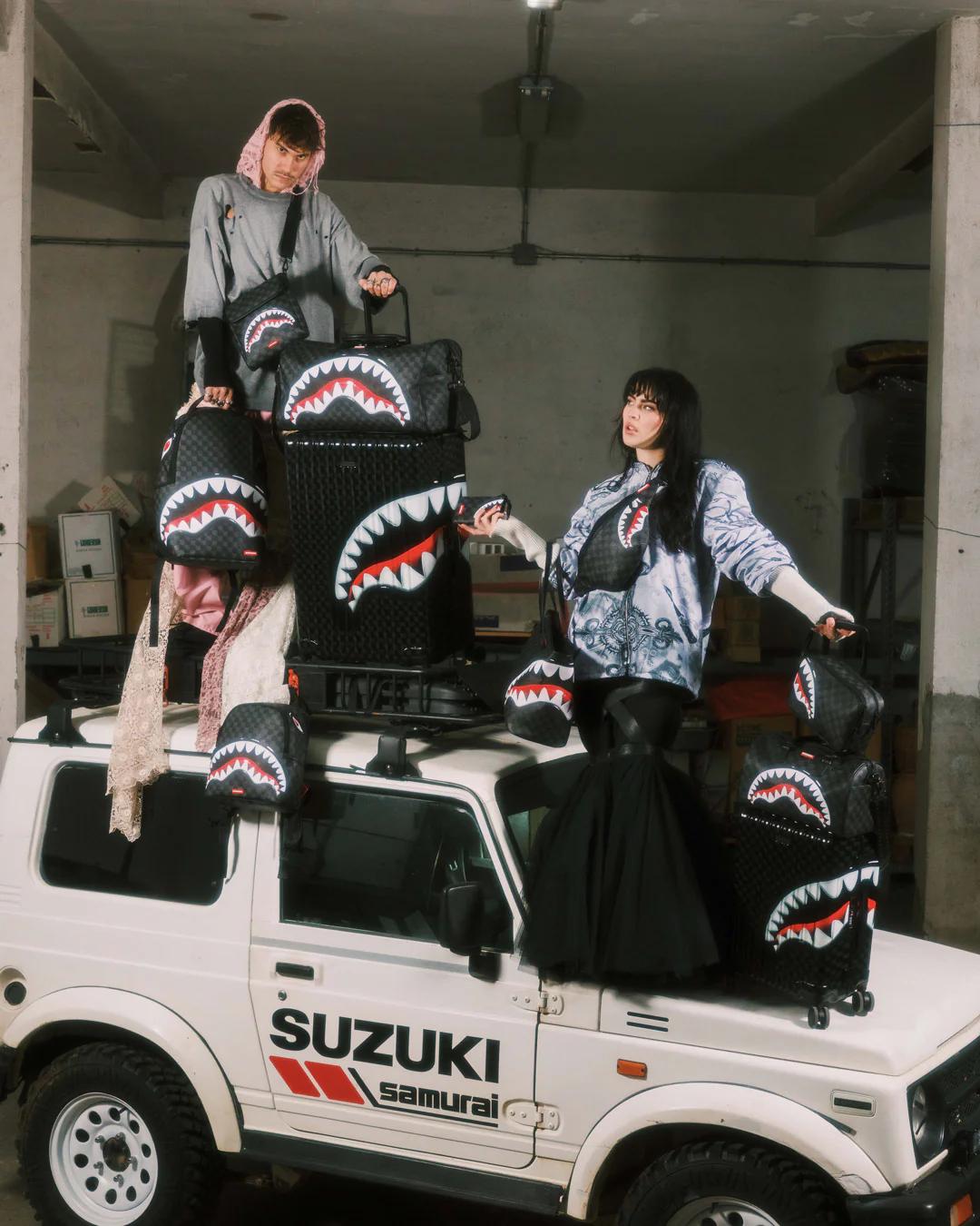 Sprayground SHARKS IN PARIS HYPER PUFF SAVAGE BACKPACK