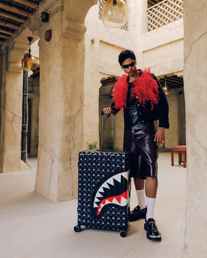 Sprayground SHARK MOB HIDEOUT FULL-SIZE LUGGAGE