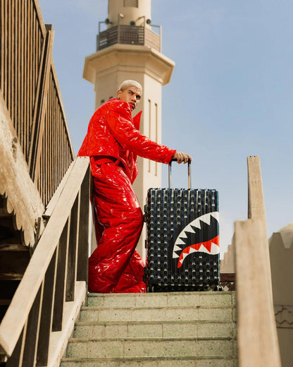 Sprayground SHARK MOB HIDEOUT FULL-SIZE LUGGAGE
