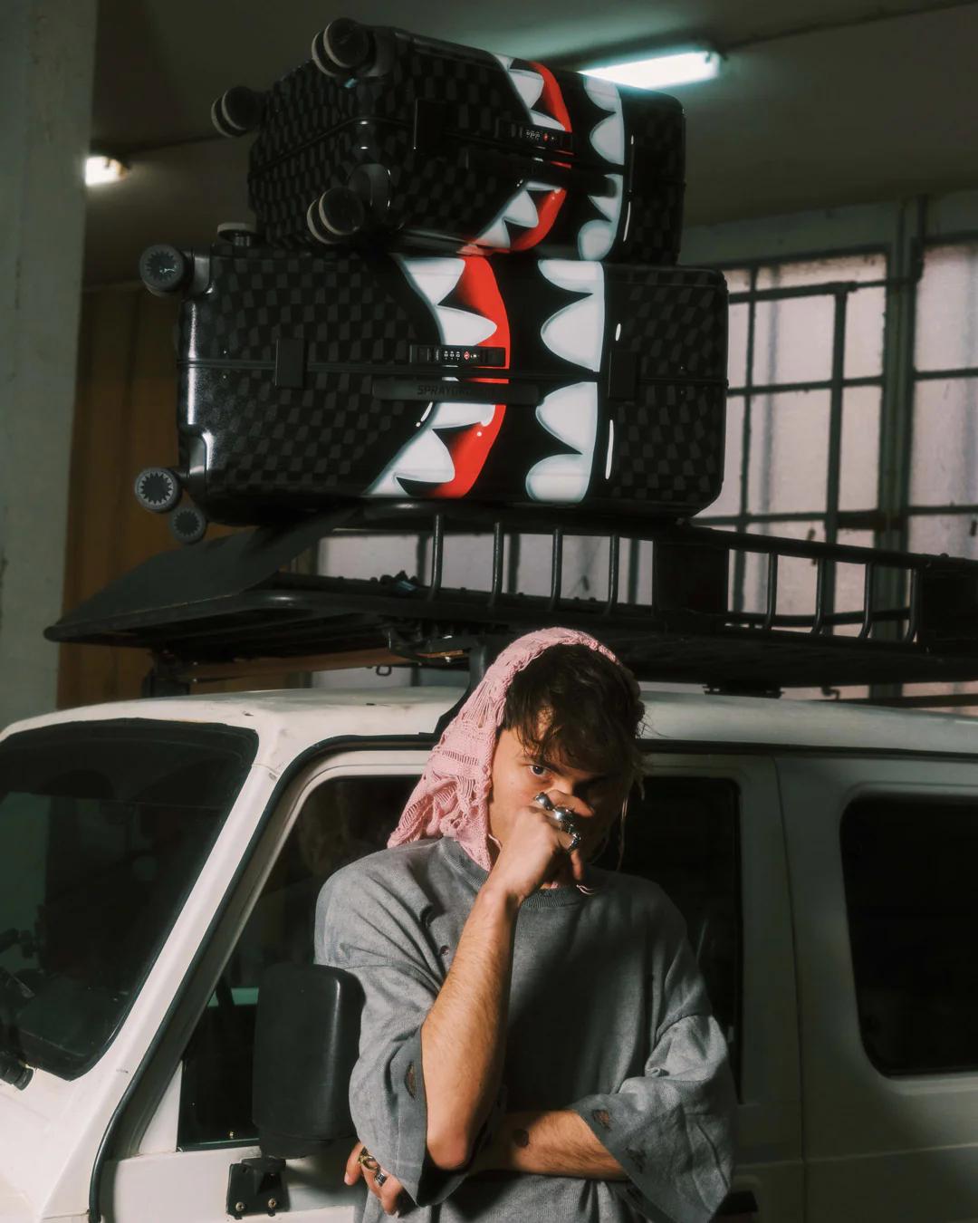 Sprayground SHARKS IN PARIS HYPER PUFF FULL-SIZE LUGGAGE