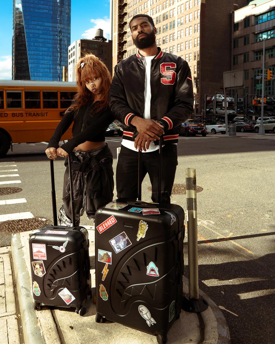Sprayground THE JOURNEY BEGINS SHARKITECTURE FULL-SIZE LUGGAGE