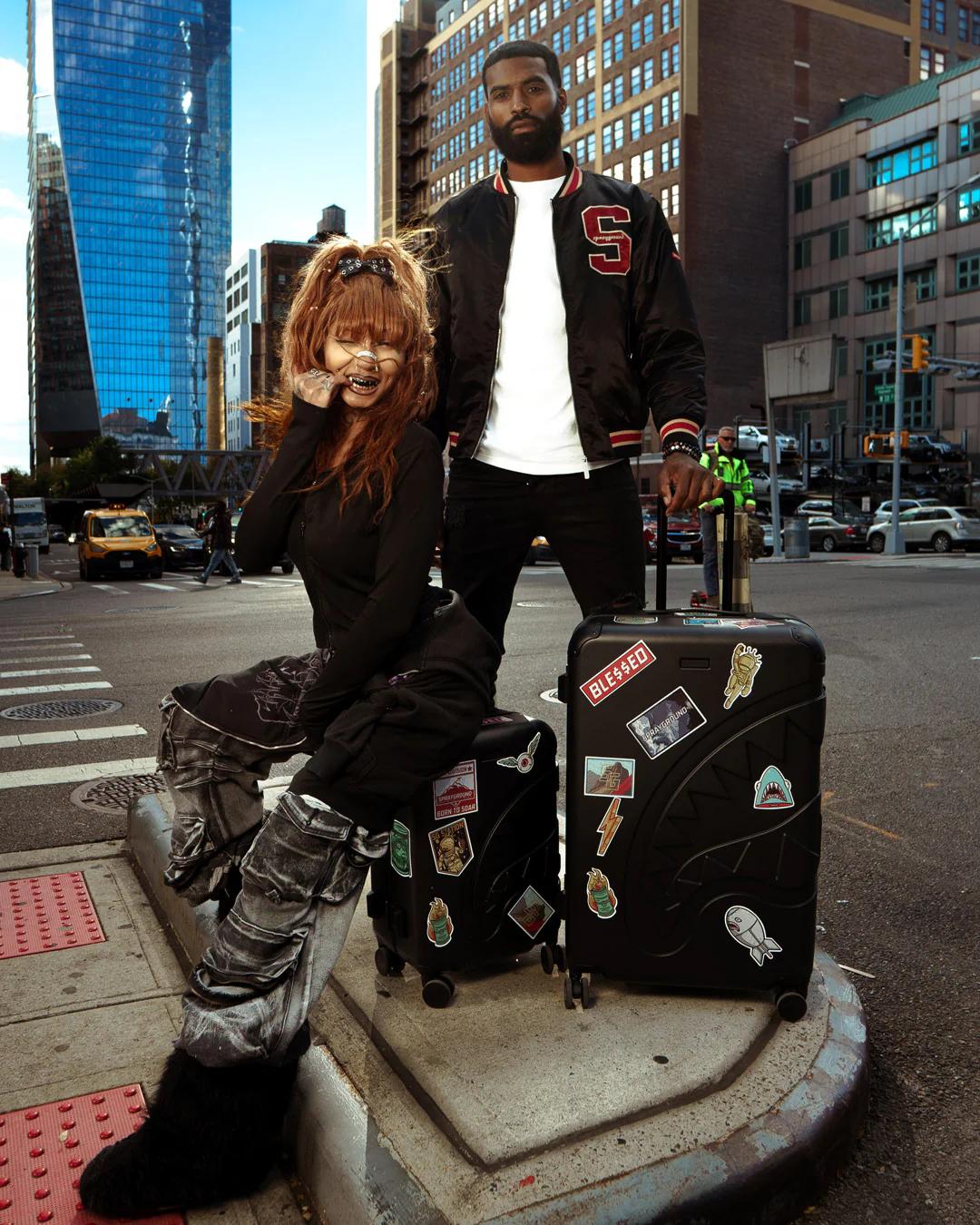 Sprayground THE JOURNEY BEGINS SHARKITECTURE FULL-SIZE LUGGAGE