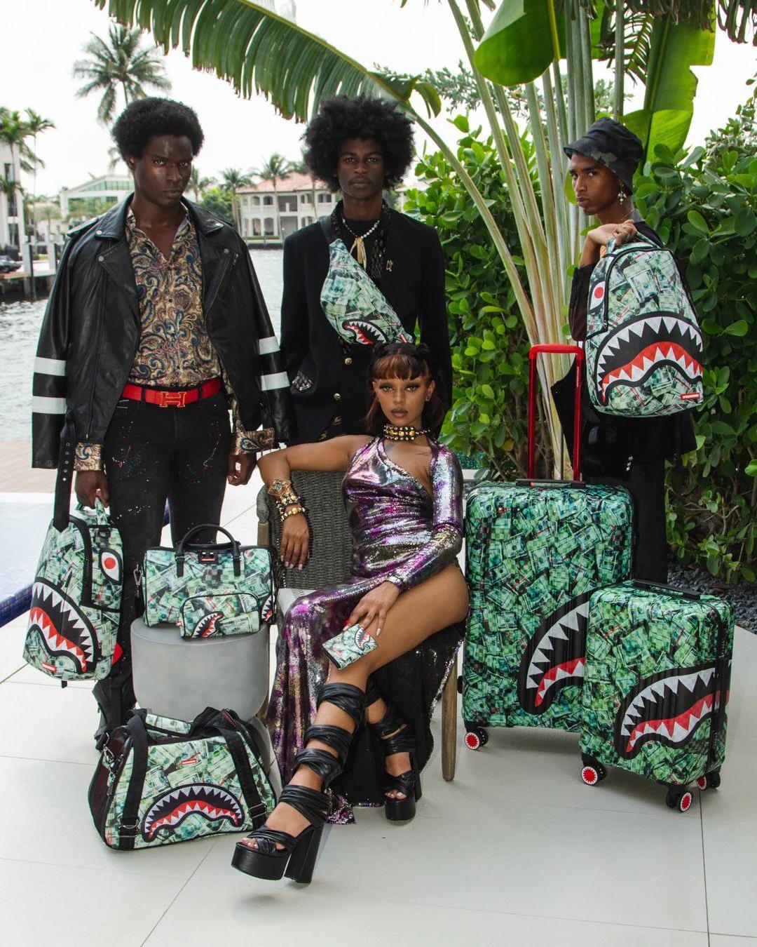 Sprayground MAMA I MADE IT SHARKITECTURE HARDSHELL FULL-SIZE LUGGAGE
