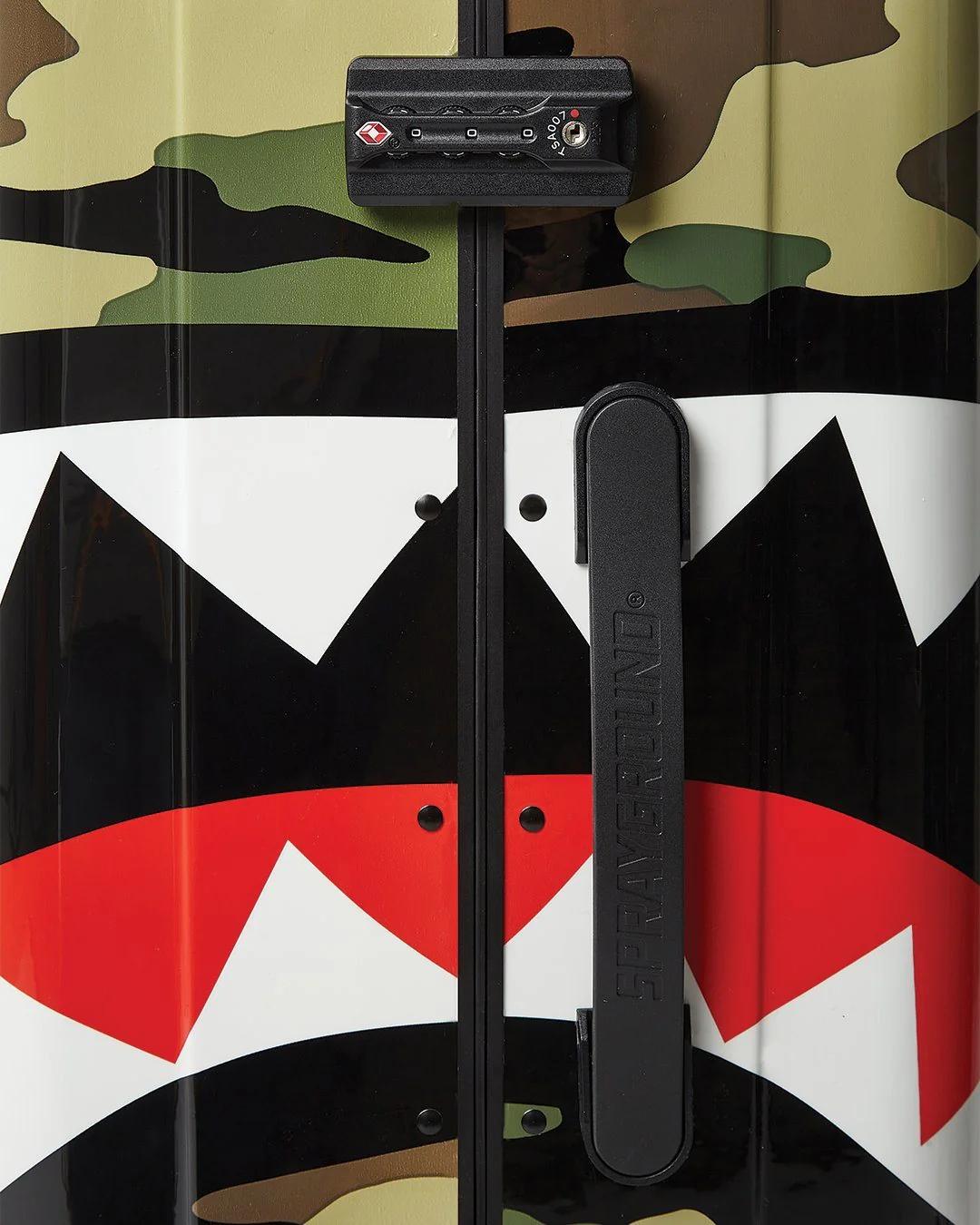 Sprayground SHARKNAUTICS (CAMO) 29.5” FULL-SIZE LUGGAGE
