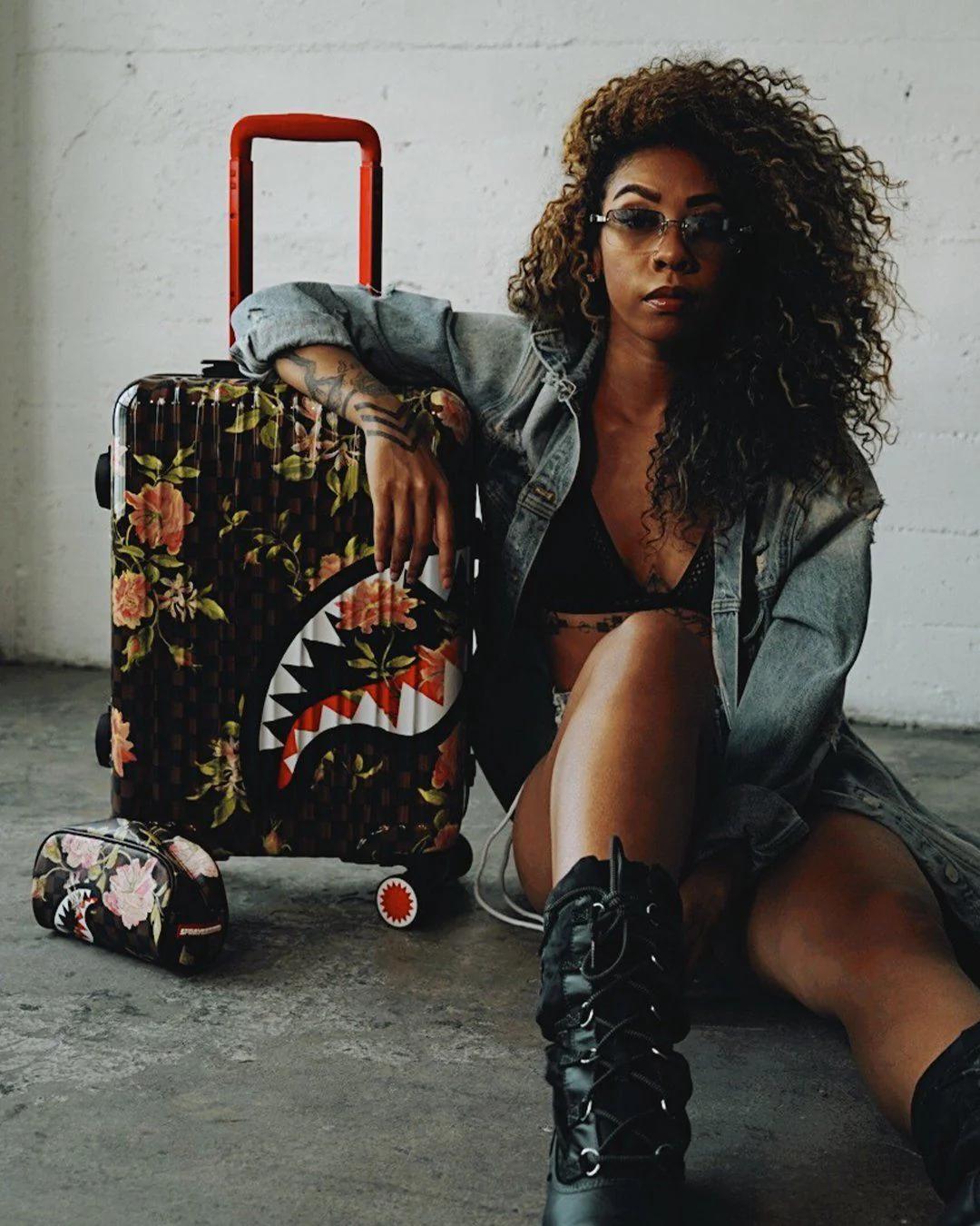 Sprayground SHARKFLOWER POUCH