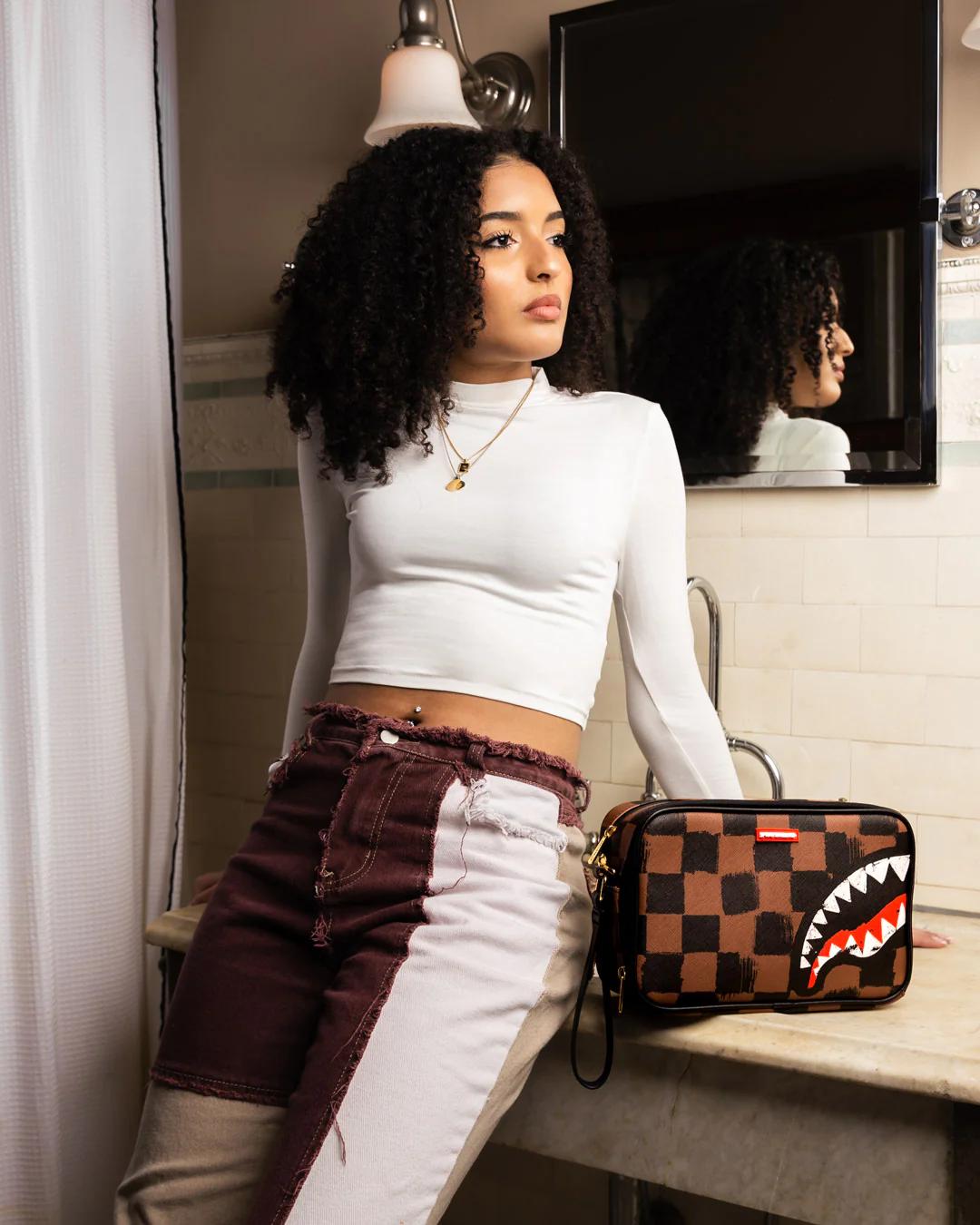 Sprayground SHARKS IN PARIS VANQUISH TOILETRY BAG