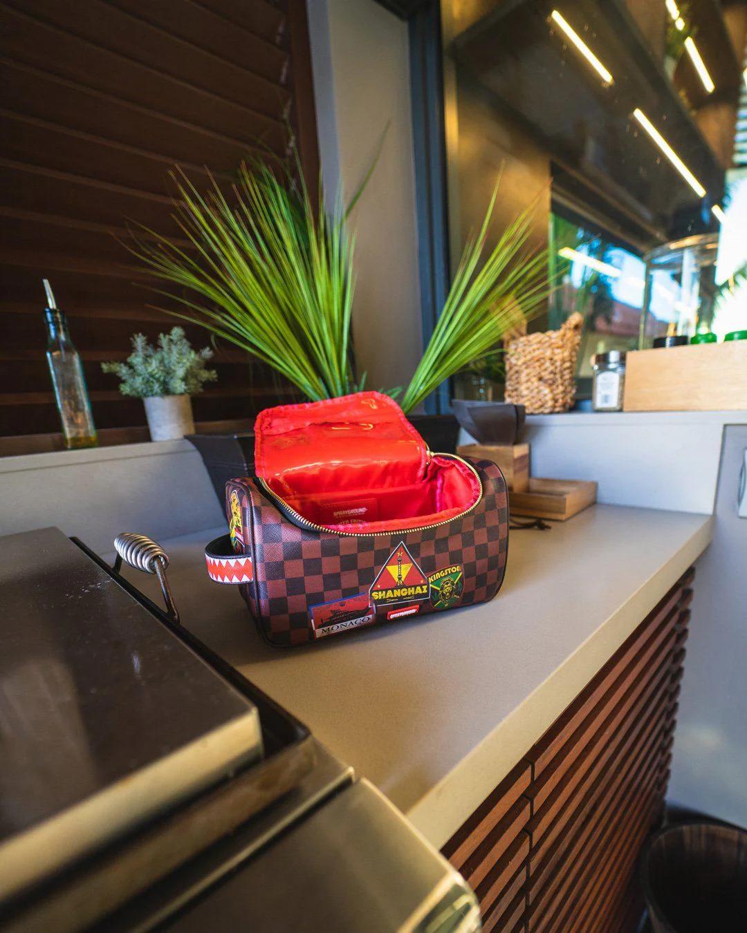 Sprayground GLOBAL MOGUL TOILETRY BAG