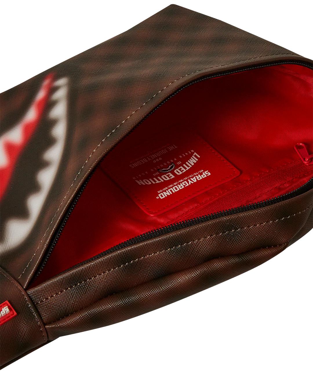 Sprayground SHARKS IN PARIS BLUR EFFECT SAVVY CROSSBODY
