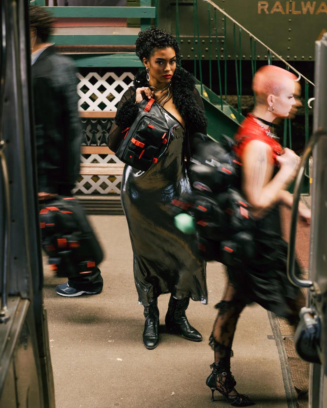 Sprayground AIRFREIGHT CARGO CROSSBODY