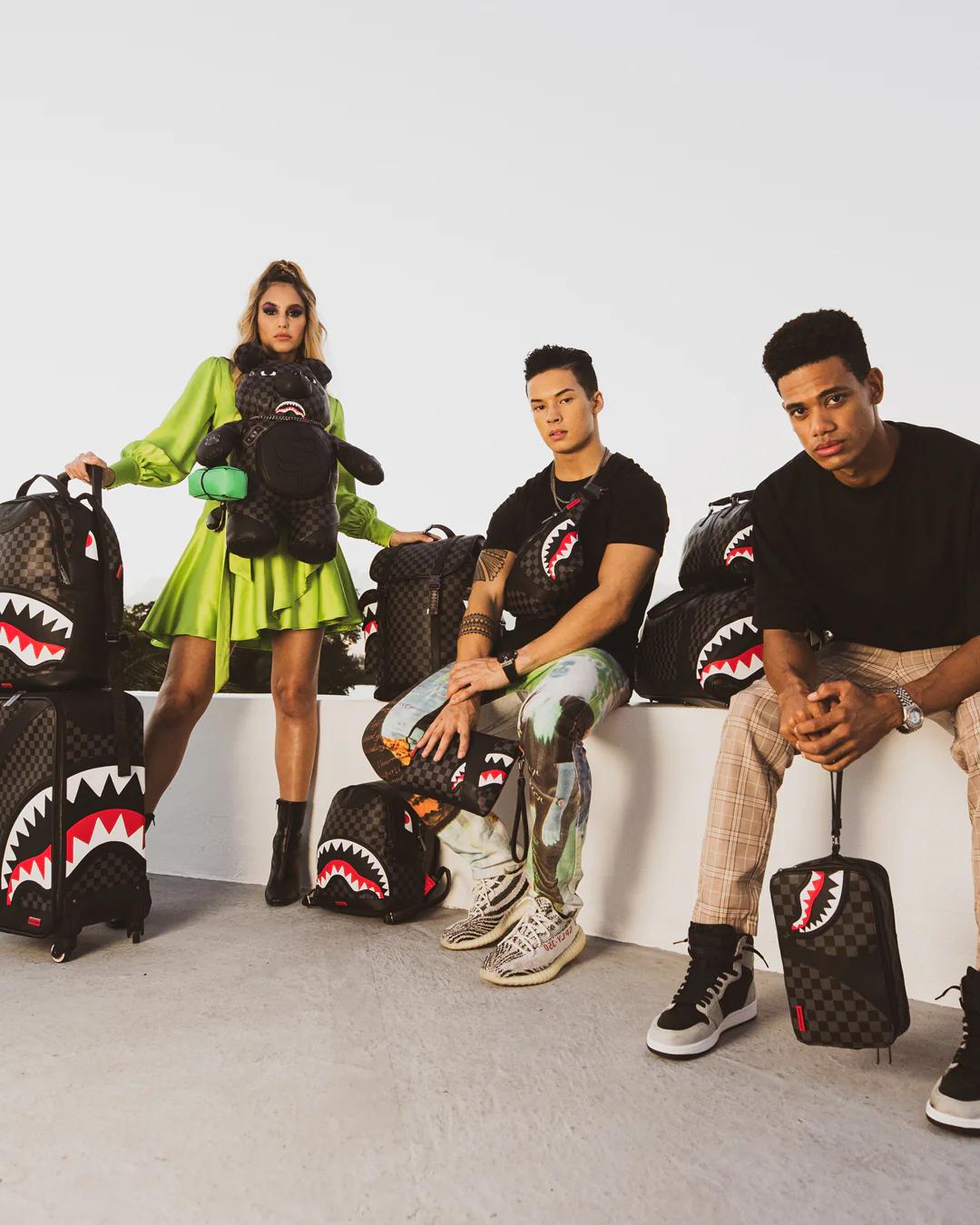Sprayground HENNY AIIR TO THE THRONE CROSSOVER CLUTCH