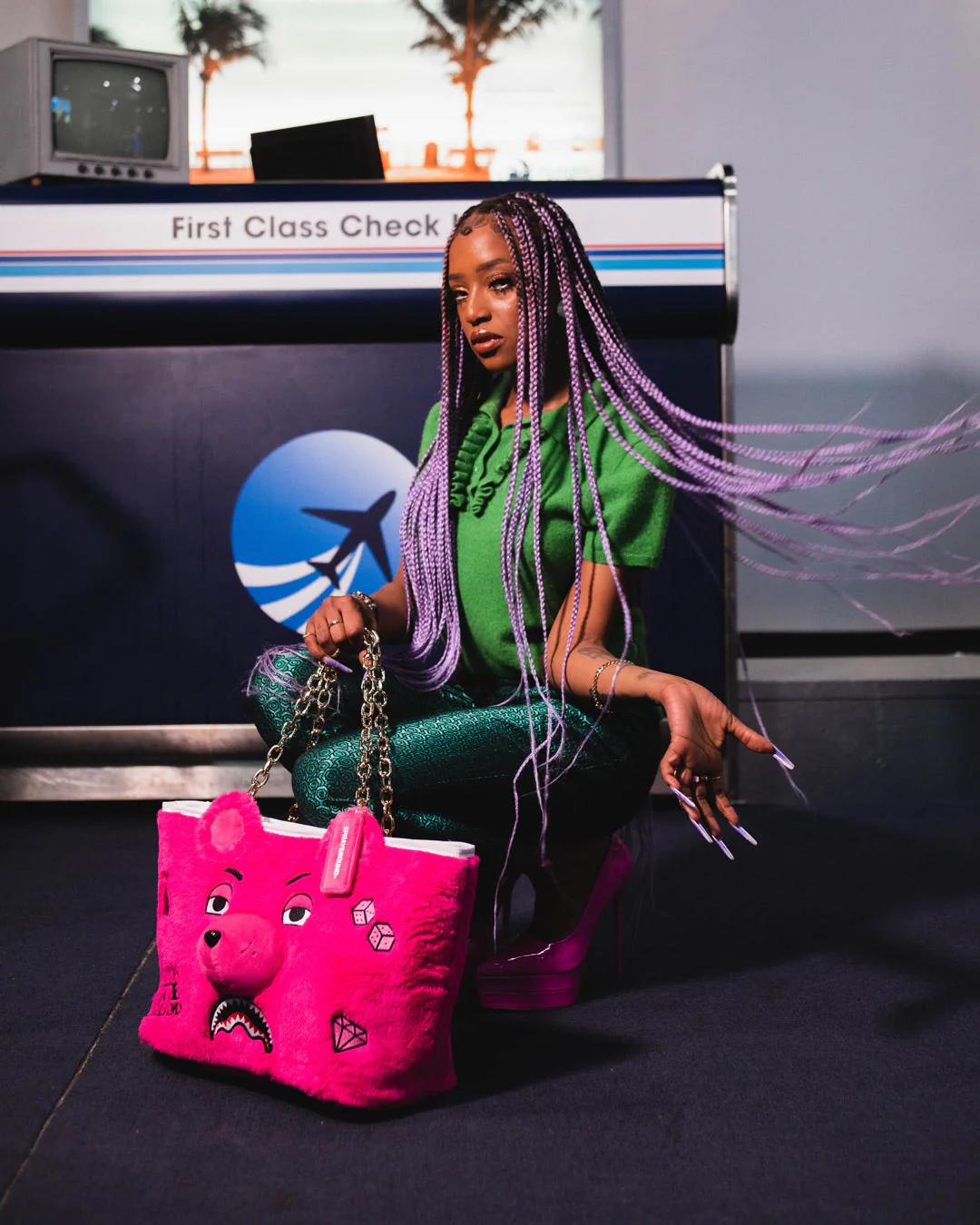 Sprayground PLUSH MONEYBEAR TOTE (PINK)