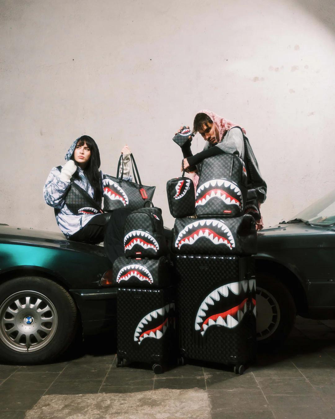 Sprayground SHARKS IN PARIS HYPER PUFF SAVVY CROSSBODY