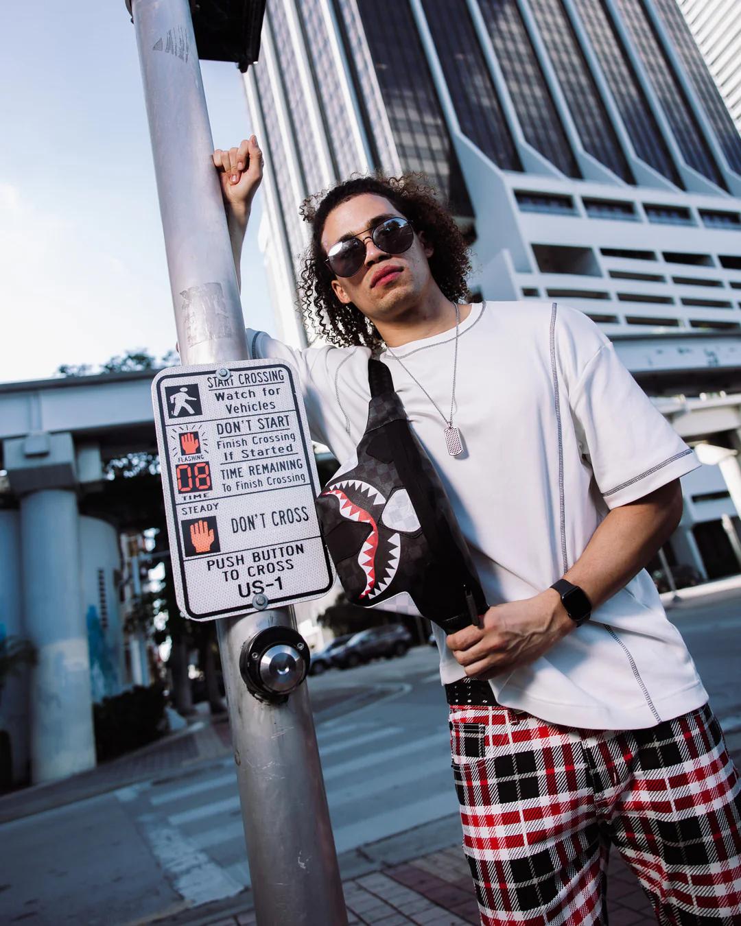 Sprayground TRIPLE DECKER HEIR TO THE THRONE SAVVY CROSSBODY