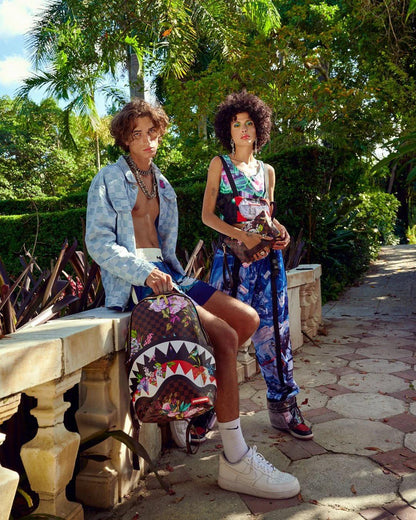 Sprayground GARDEN OF SHARKS CROSSOVER CLUTCH
