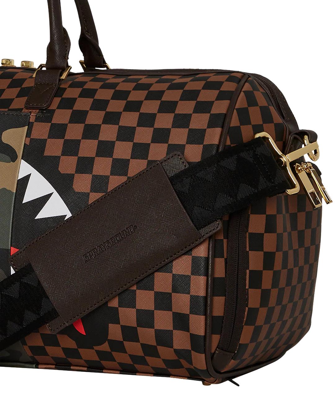 Sprayground EXTERIOR GOLD ZIP POCKET SHARKS IN PARIS DUFFLE