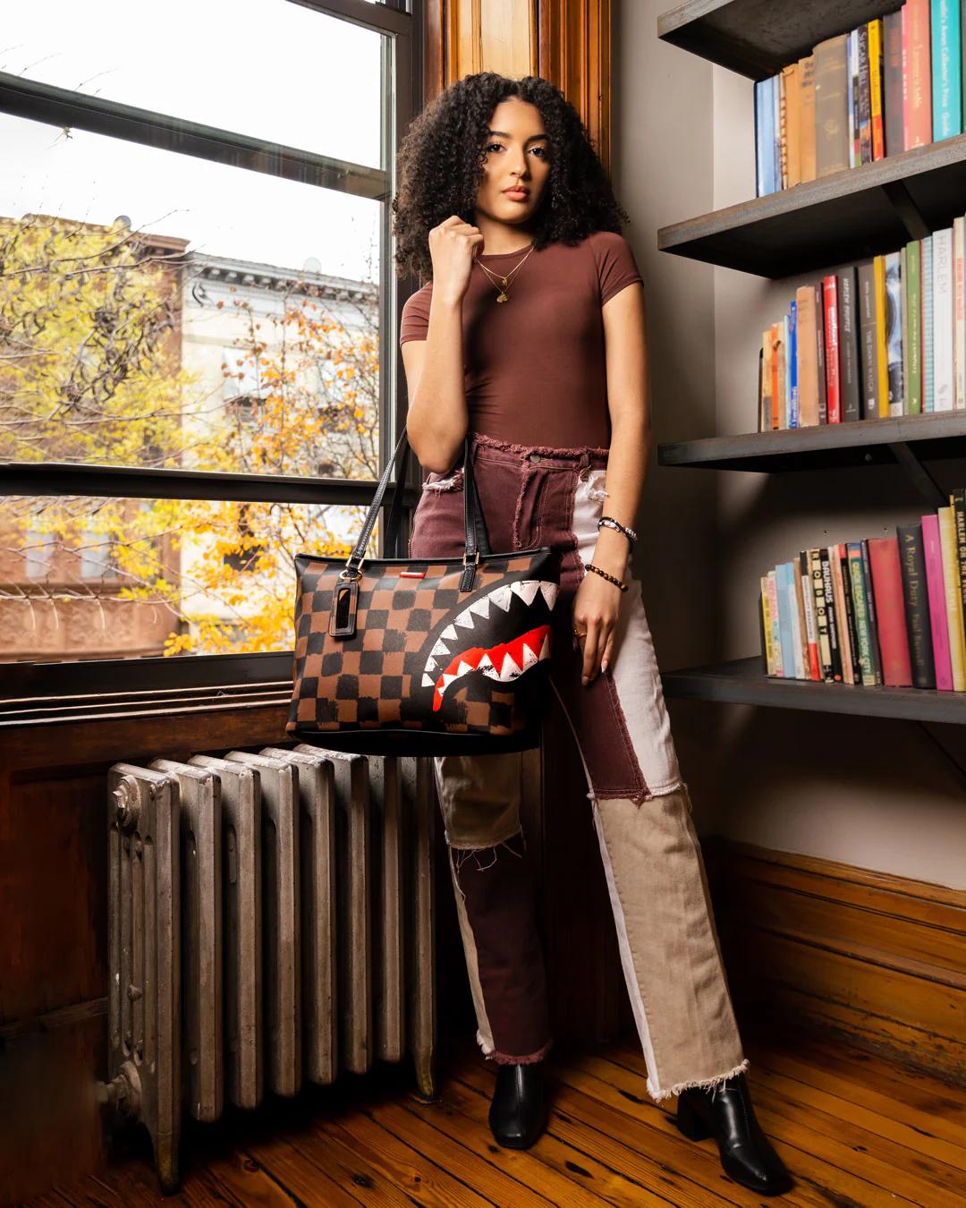 Sprayground SHARKS IN PARIS VANQUISH TOTE