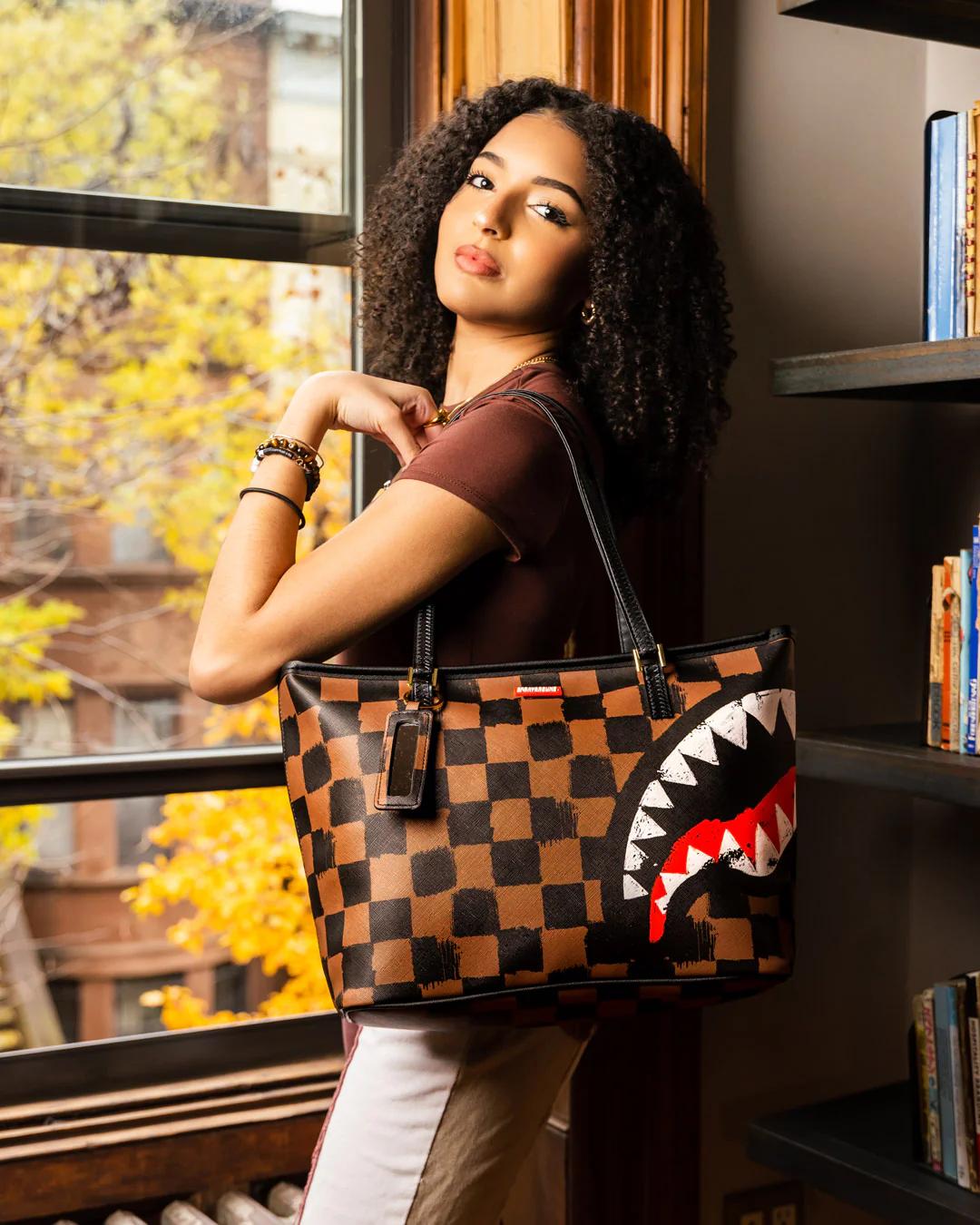 Sprayground SHARKS IN PARIS VANQUISH TOTE