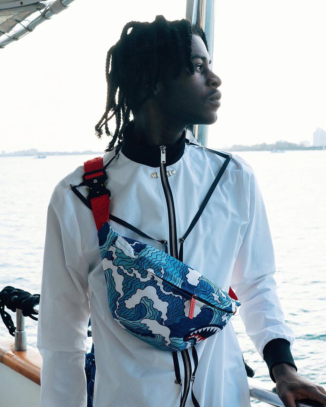 Sprayground SHARK WAVE SAVVY CROSSBODY