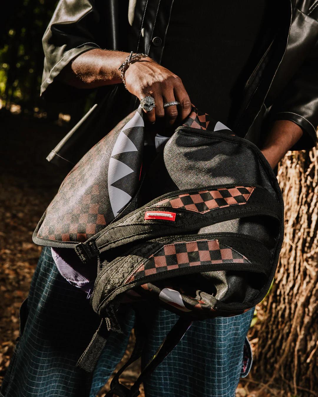 Sprayground NOOO WAY!!! A REVERSIBLE BACKPACK - PURPLE VELOUR TO OG SHARKS IN PARI